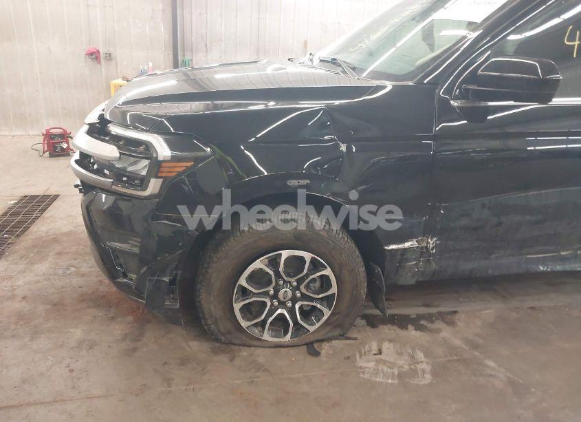 Photo 18 of 2024 Ford Expedition XL (VIN 1FMJU1G85REA47868)
