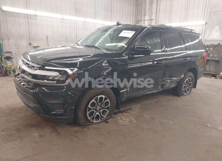 Photo 2 of 2024 Ford Expedition XL (VIN 1FMJU1G85REA47868)