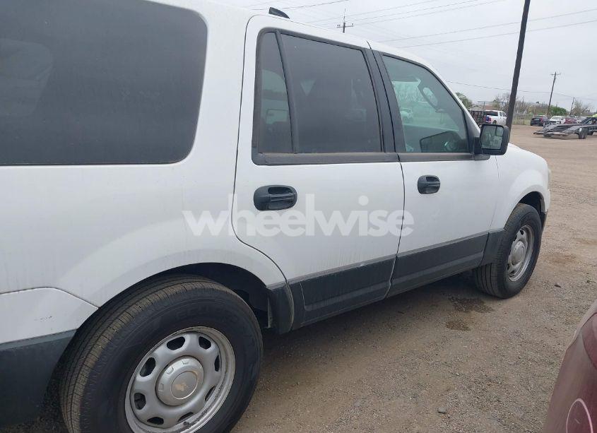 Photo 13 of 2015 Ford Expedition XL (VIN 1FMJU1GT2FEF19329)