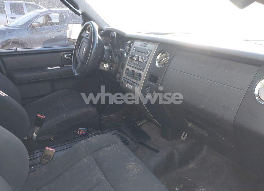 Photo 5 of 2016 Ford Expedition XL (VIN 1FMJU1GT3GEF28462)