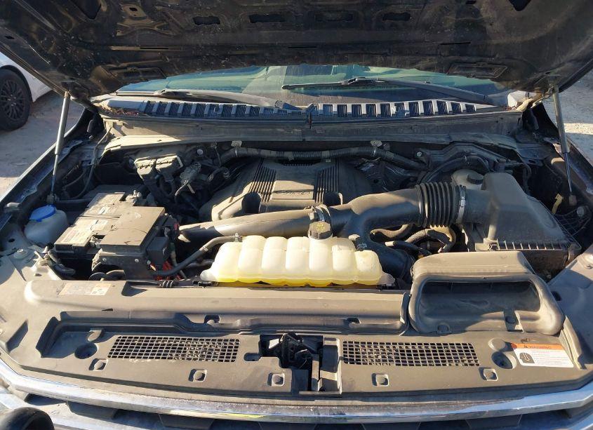 Photo 10 of 2018 Ford Expedition XL (VIN 1FMJU1GT5JEA47913)