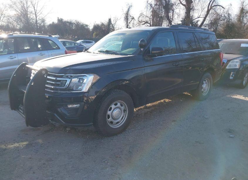 Photo 2 of 2018 Ford Expedition XL (VIN 1FMJU1GT5JEA47913)