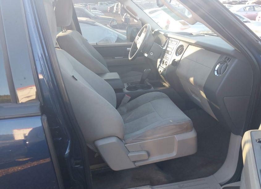 Photo 5 of 2011 Ford Expedition XLT (VIN 1FMJU1H50BEF54347)