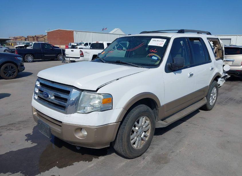 Photo 2 of 2013 Ford Expedition XLT (VIN 1FMJU1H50DEF66548)