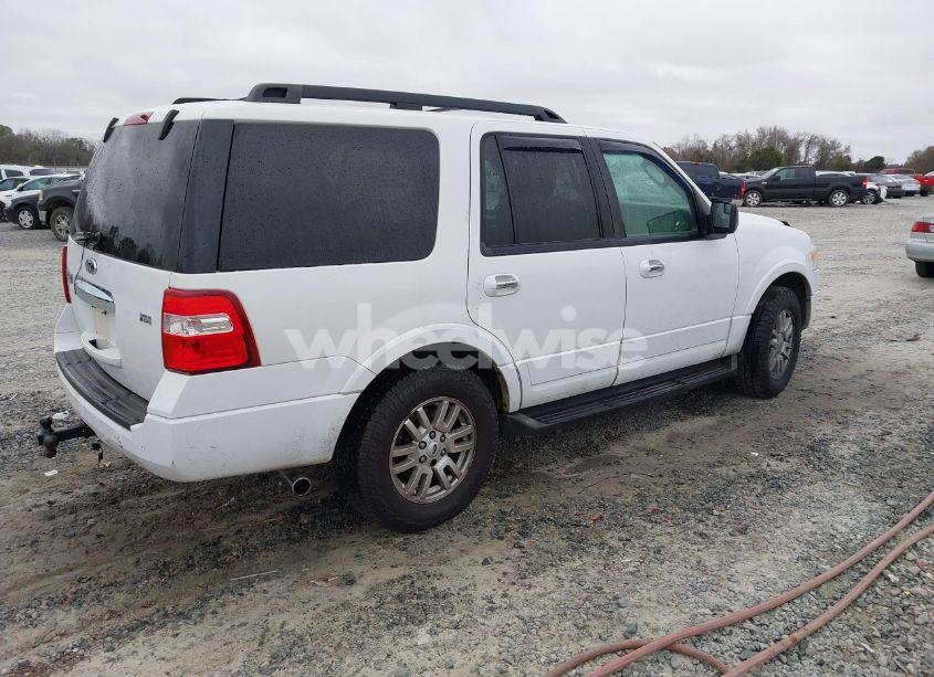 Photo 4 of 2014 Ford Expedition XLT (VIN 1FMJU1H50EEF00938)