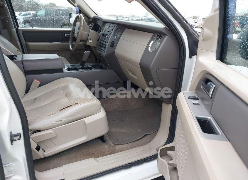 Photo 5 of 2014 Ford Expedition XLT (VIN 1FMJU1H50EEF00938)