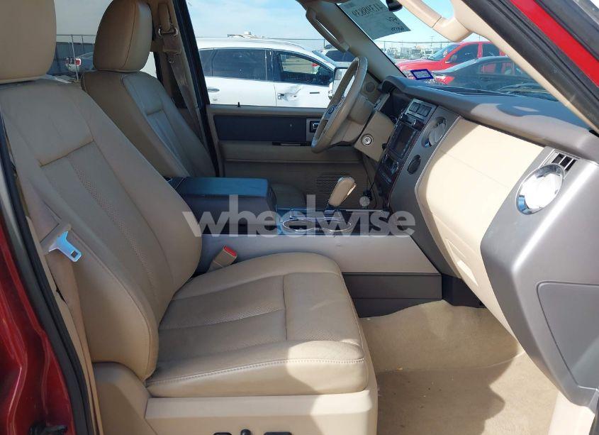 Photo 5 of 2014 Ford Expedition XLT (VIN 1FMJU1H50EEF65675)