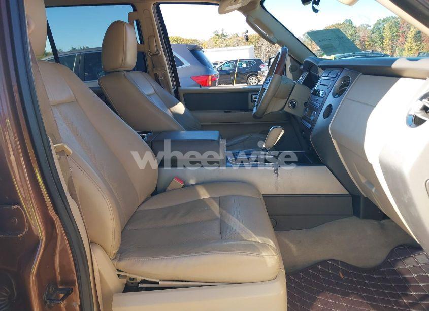 Photo 5 of 2012 Ford Expedition XLT (VIN 1FMJU1H51CEF66332)