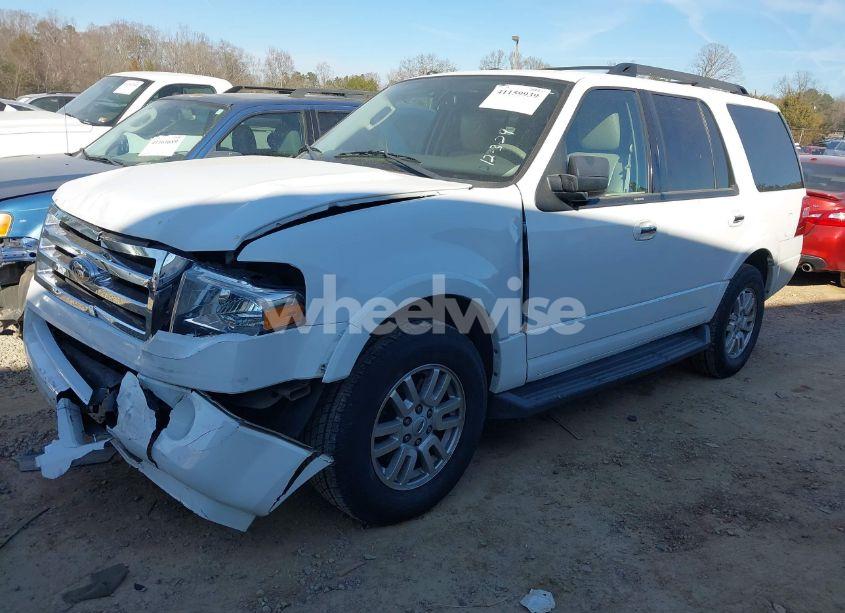 Photo 2 of 2011 Ford Expedition XLT (VIN 1FMJU1H52BEF53667)