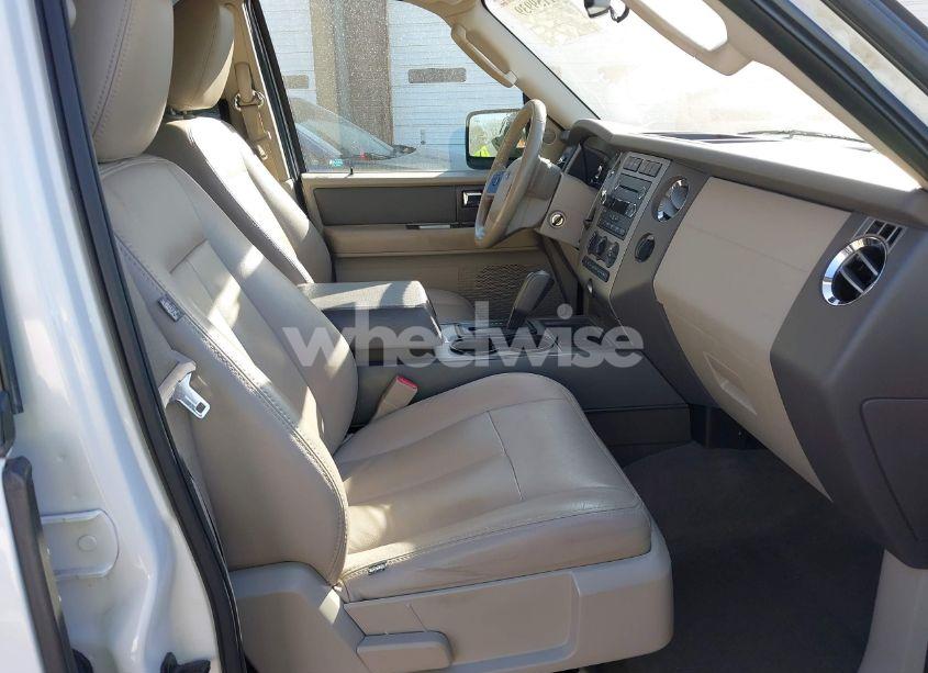 Photo 5 of 2011 Ford Expedition XLT (VIN 1FMJU1H52BEF53667)