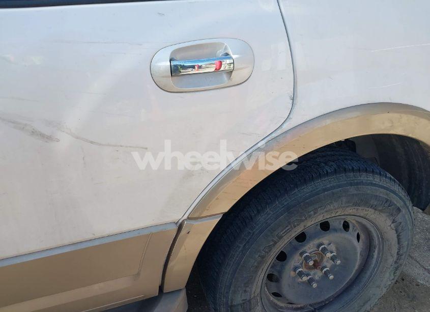 Photo 6 of 2011 Ford Expedition XLT (VIN 1FMJU1H53BEF47439)