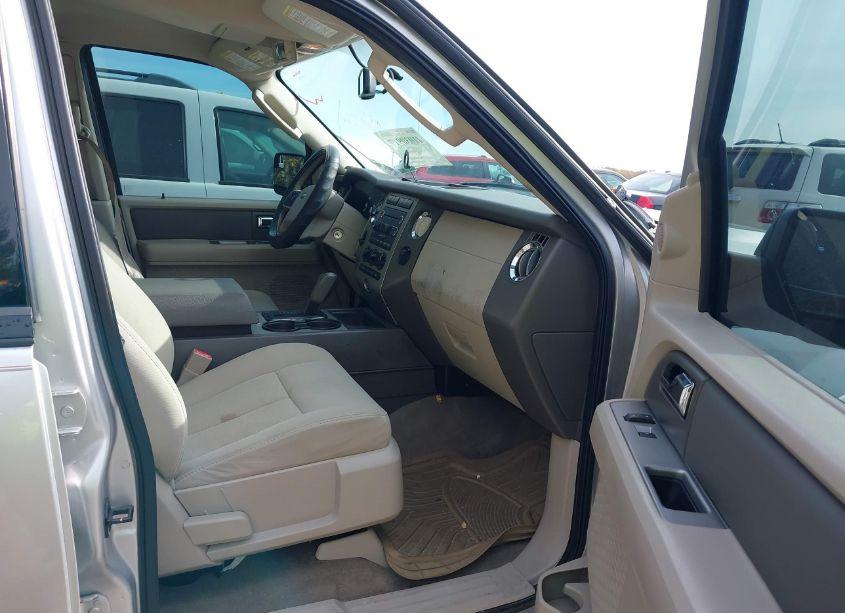 Photo 5 of 2012 Ford Expedition XLT (VIN 1FMJU1H54CEF13611)