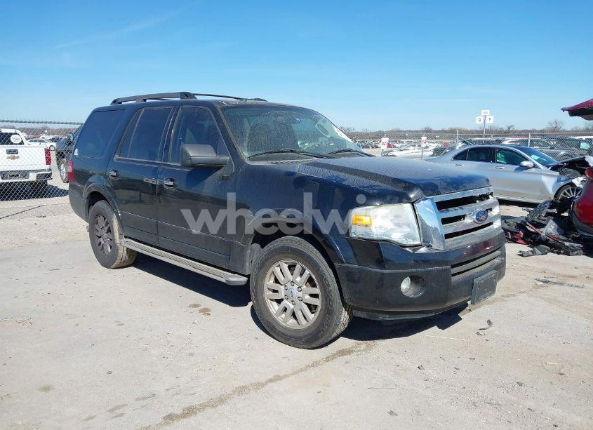 2013 Ford Expedition XLT (VIN 1FMJU1H54DEF28790) main photo