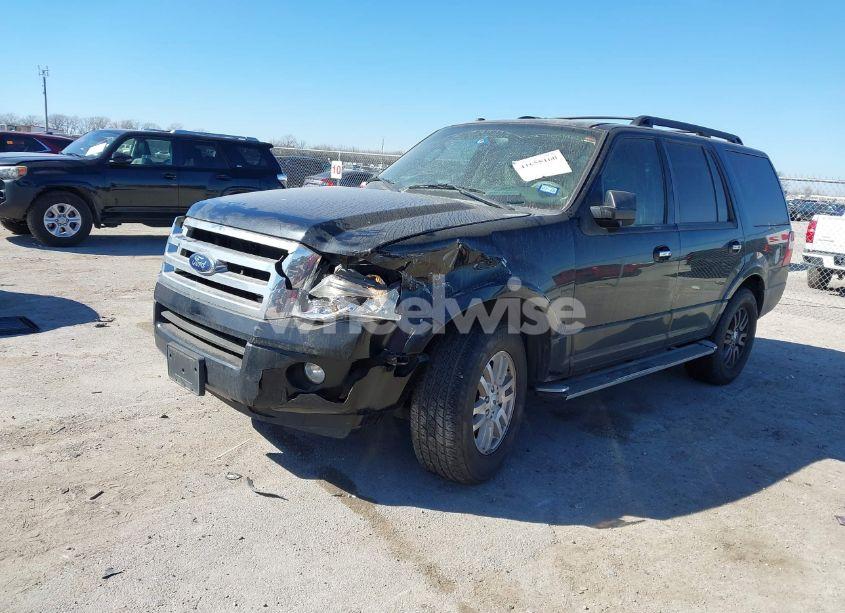 Photo 2 of 2013 Ford Expedition XLT (VIN 1FMJU1H54DEF28790)