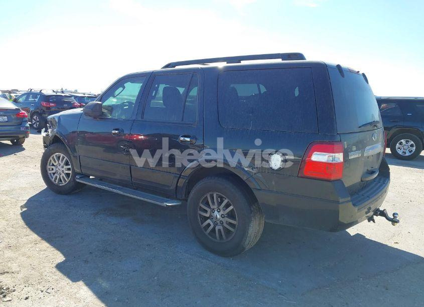 Photo 3 of 2013 Ford Expedition XLT (VIN 1FMJU1H54DEF28790)