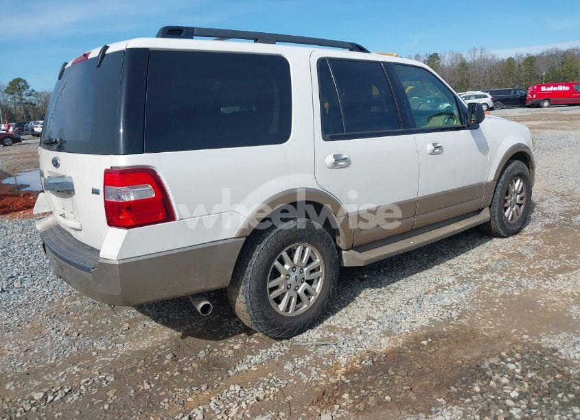 Photo 4 of 2013 Ford Expedition XLT (VIN 1FMJU1H54DEF69212)
