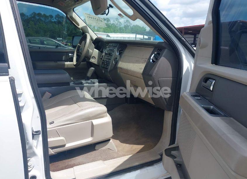 Photo 5 of 2011 Ford Expedition XLT (VIN 1FMJU1H55BEF53677)