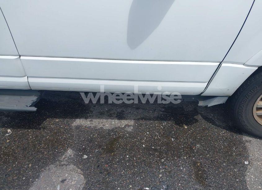 Photo 6 of 2011 Ford Expedition XLT (VIN 1FMJU1H55BEF53677)