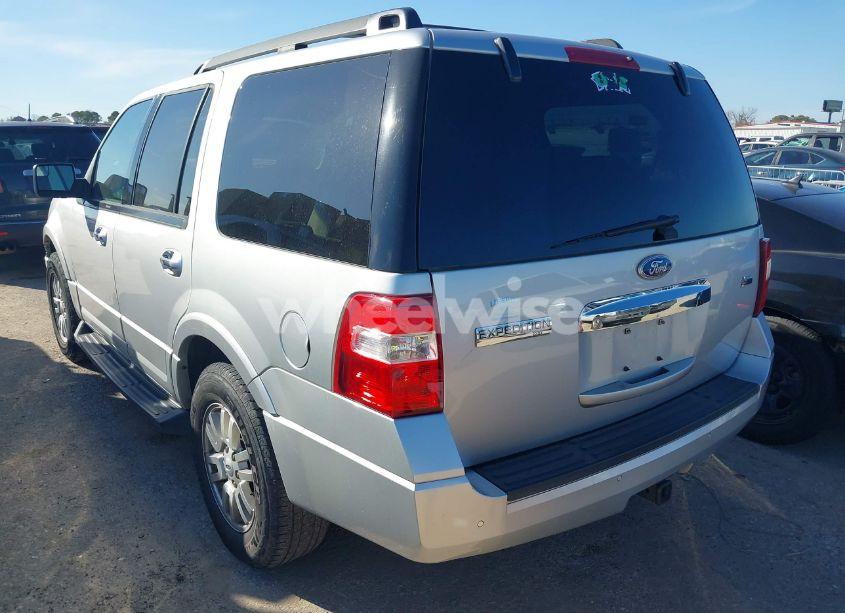 Photo 3 of 2012 Ford Expedition XLT (VIN 1FMJU1H55CEF11740)