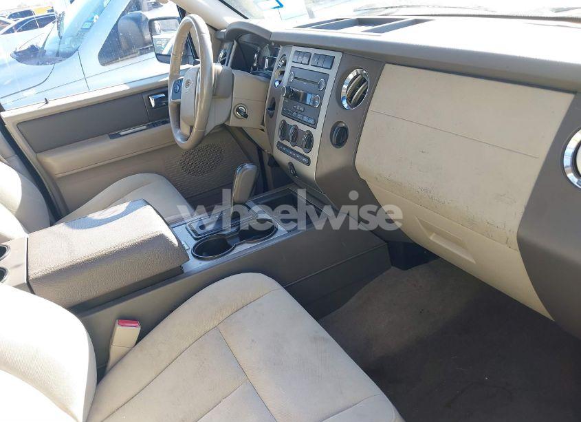 Photo 5 of 2012 Ford Expedition XLT (VIN 1FMJU1H55CEF11740)