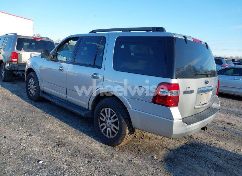 Photo 3 of 2014 Ford Expedition XLT (VIN 1FMJU1H55EEF03043)
