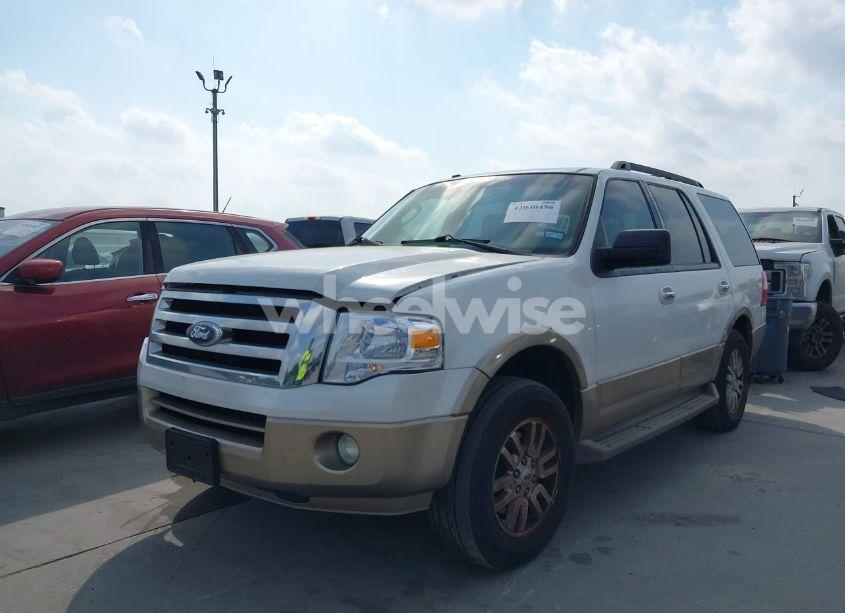 Photo 2 of 2012 Ford Expedition XLT (VIN 1FMJU1H56CEF33312)