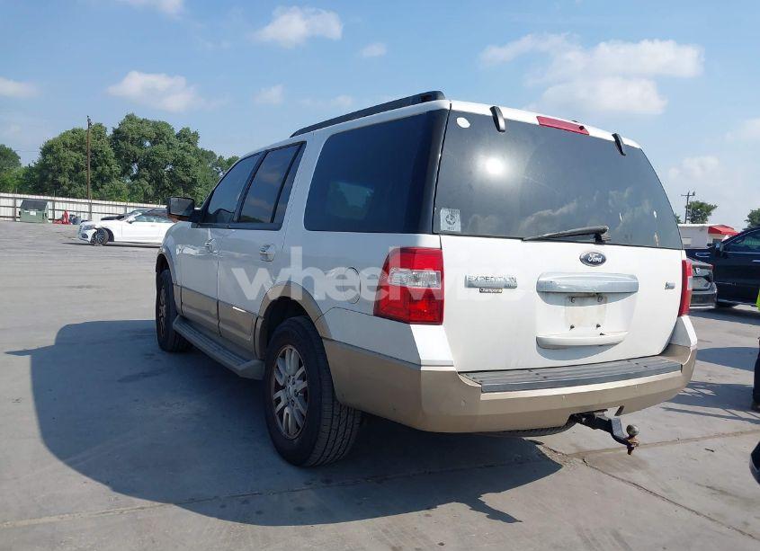 Photo 3 of 2012 Ford Expedition XLT (VIN 1FMJU1H56CEF33312)