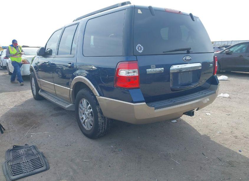 Photo 3 of 2013 Ford Expedition XLT (VIN 1FMJU1H56DEF13725)