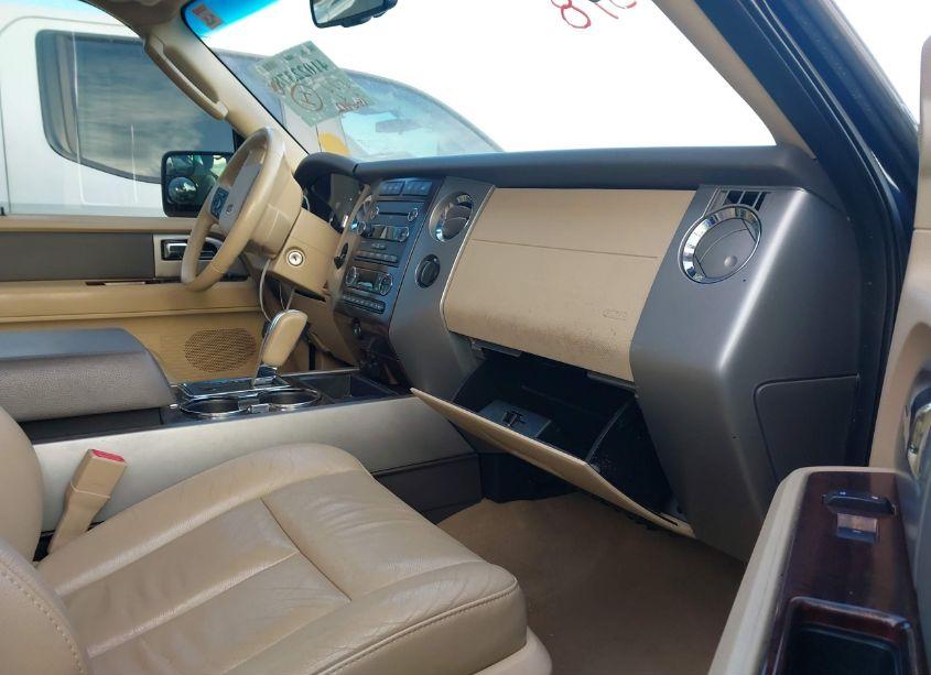 Photo 5 of 2013 Ford Expedition XLT (VIN 1FMJU1H56DEF13725)