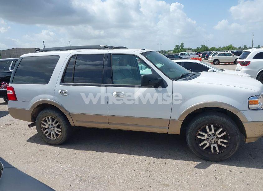 Photo 13 of 2014 Ford Expedition XLT (VIN 1FMJU1H56EEF25651)