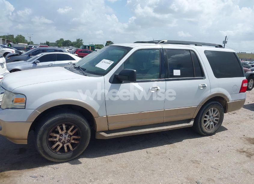 Photo 14 of 2014 Ford Expedition XLT (VIN 1FMJU1H56EEF25651)