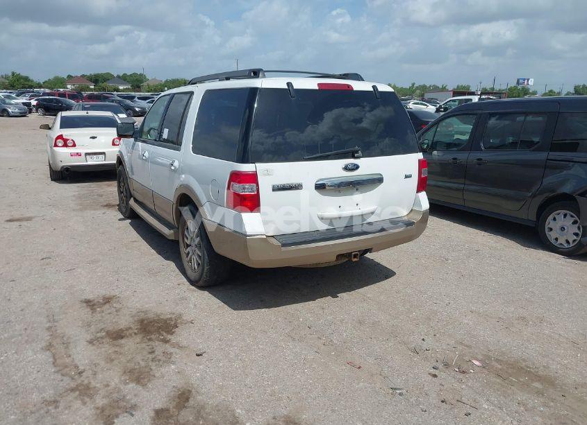 Photo 3 of 2014 Ford Expedition XLT (VIN 1FMJU1H56EEF25651)
