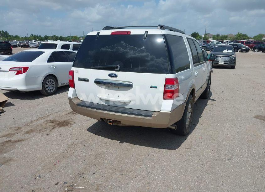 Photo 4 of 2014 Ford Expedition XLT (VIN 1FMJU1H56EEF25651)