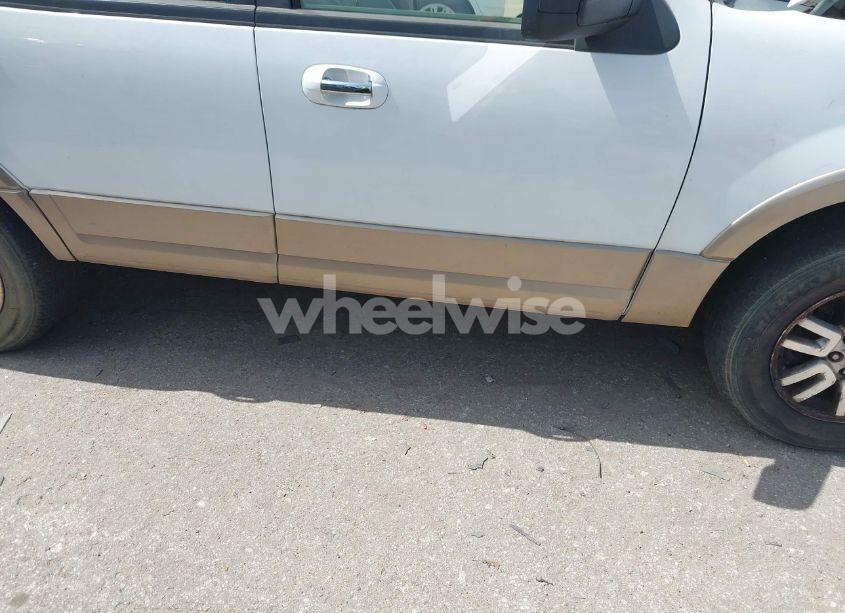 Photo 6 of 2014 Ford Expedition XLT (VIN 1FMJU1H56EEF25651)