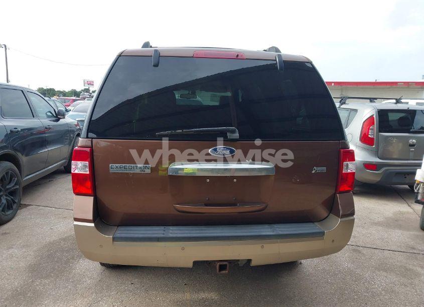 Photo 16 of 2011 Ford Expedition XLT (VIN 1FMJU1H57BEF12130)