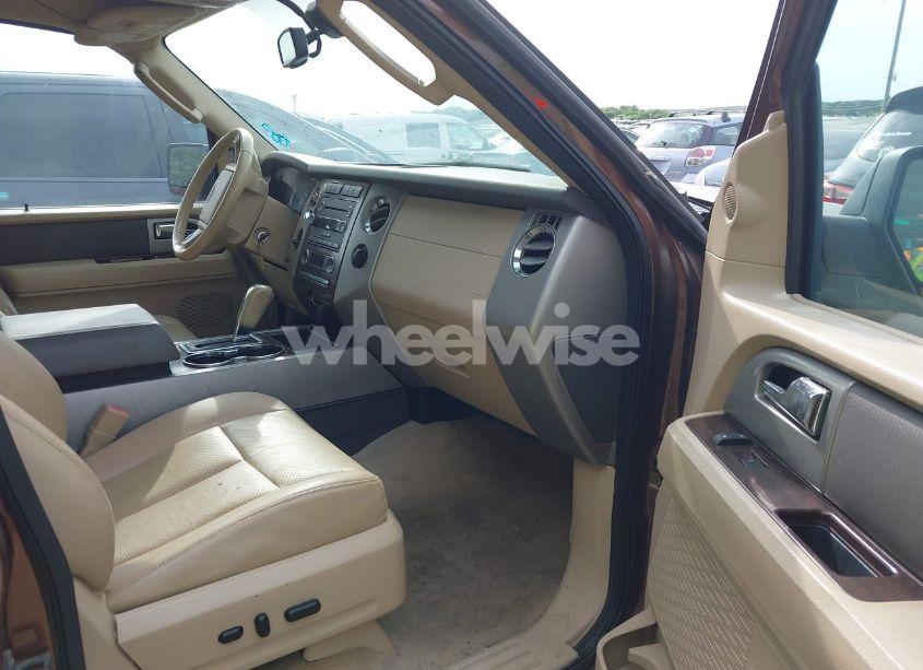 Photo 5 of 2011 Ford Expedition XLT (VIN 1FMJU1H57BEF12130)