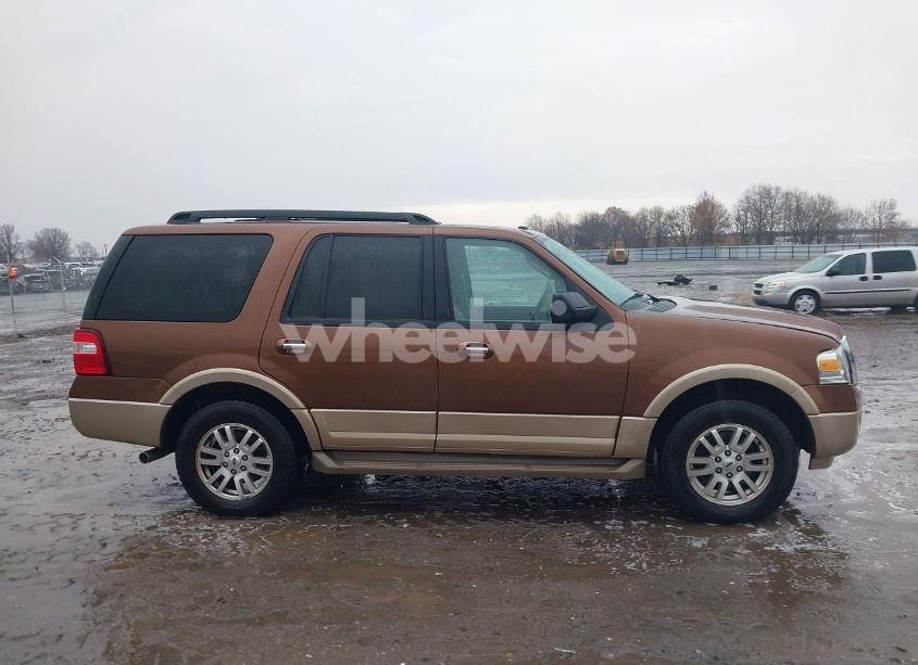 Photo 13 of 2012 Ford Expedition XLT (VIN 1FMJU1H57CEF02585)