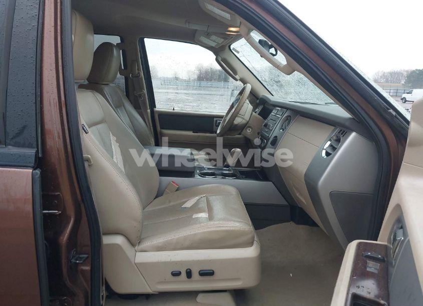 Photo 5 of 2012 Ford Expedition XLT (VIN 1FMJU1H57CEF02585)