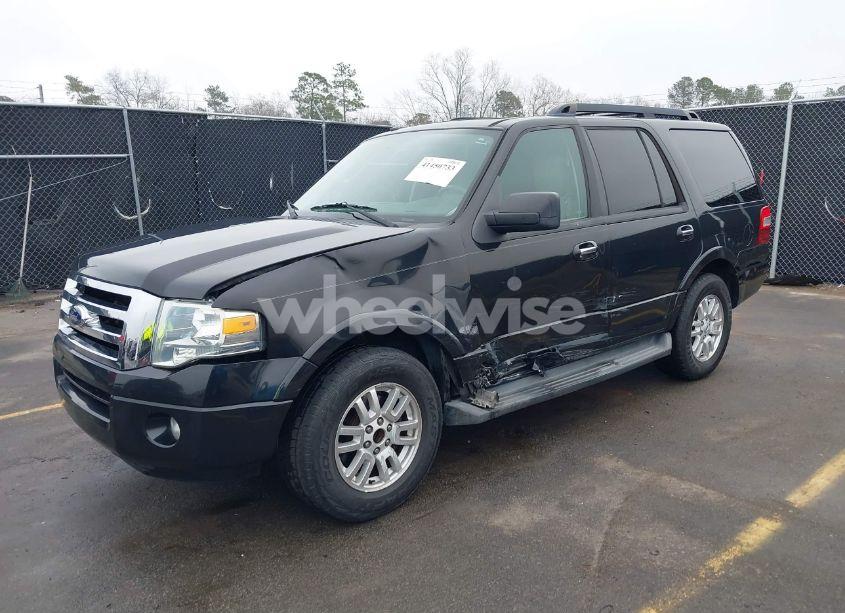 Photo 2 of 2013 Ford Expedition XLT (VIN 1FMJU1H57DEF27391)