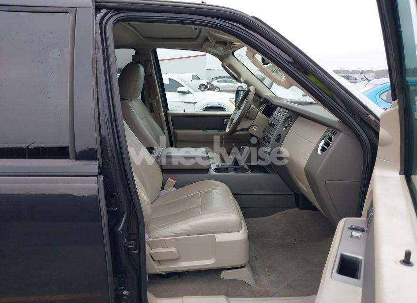 Photo 5 of 2013 Ford Expedition XLT (VIN 1FMJU1H57DEF27391)