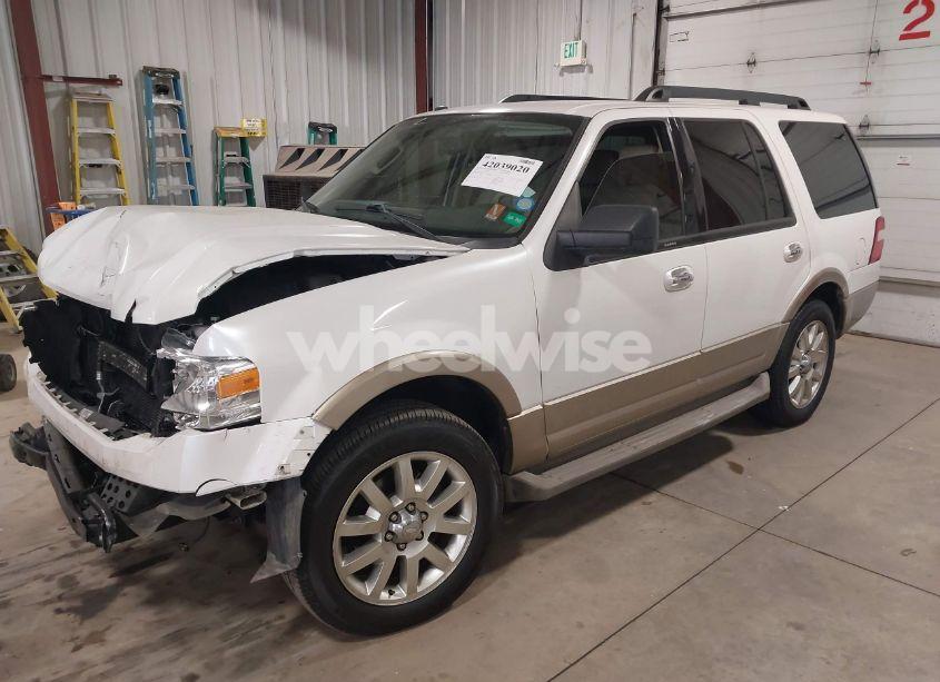 Photo 2 of 2011 Ford Expedition XLT (VIN 1FMJU1H58BEF02156)