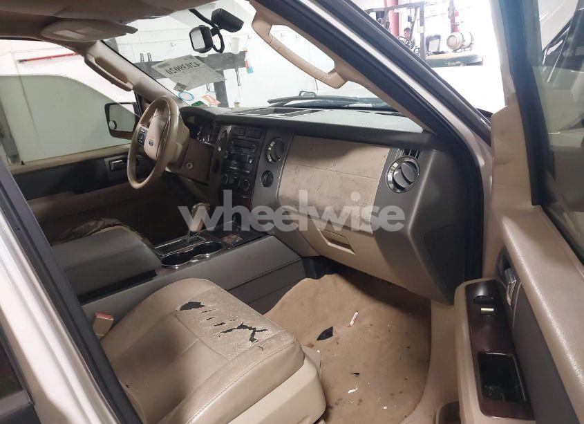 Photo 5 of 2011 Ford Expedition XLT (VIN 1FMJU1H58BEF02156)