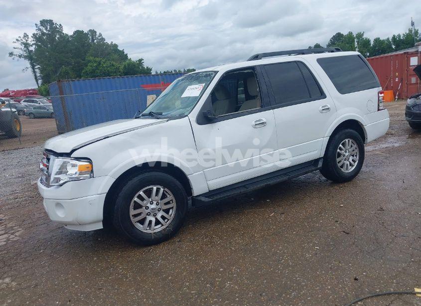 Photo 2 of 2011 Ford Expedition XLT (VIN 1FMJU1H58BEF54161)