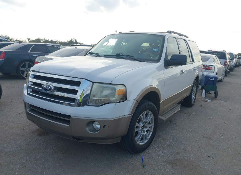 Photo 2 of 2012 Ford Expedition XLT (VIN 1FMJU1H58CEF15393)