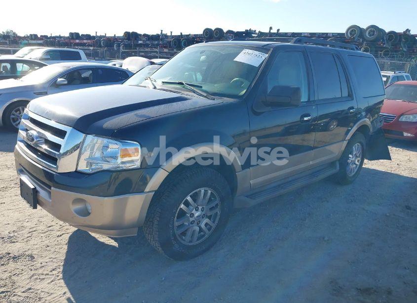 Photo 2 of 2012 Ford Expedition XLT (VIN 1FMJU1H58CEF24224)