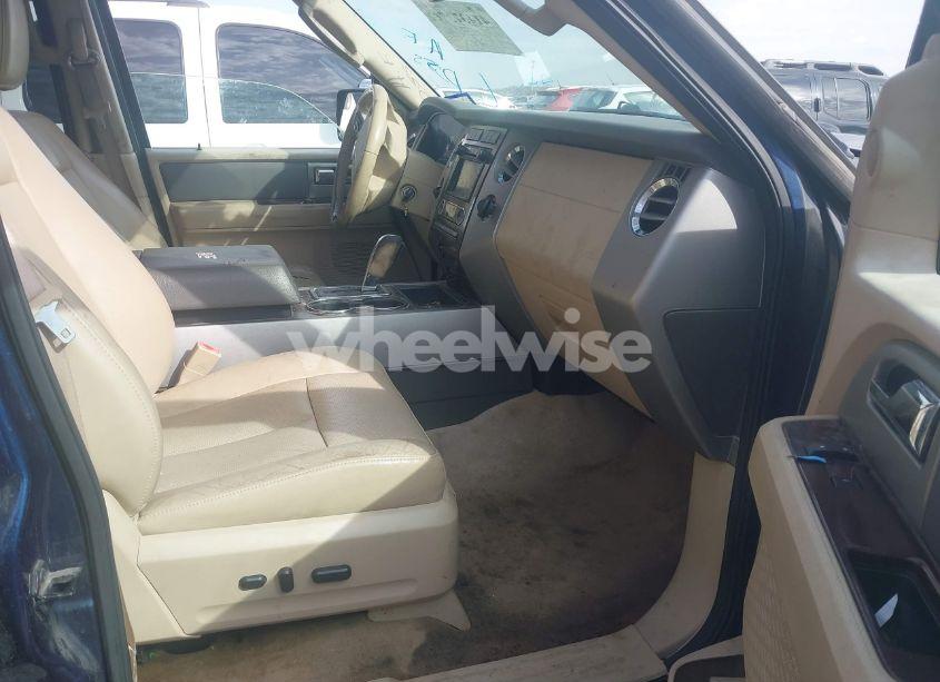 Photo 5 of 2013 Ford Expedition XLT (VIN 1FMJU1H58DEF31479)