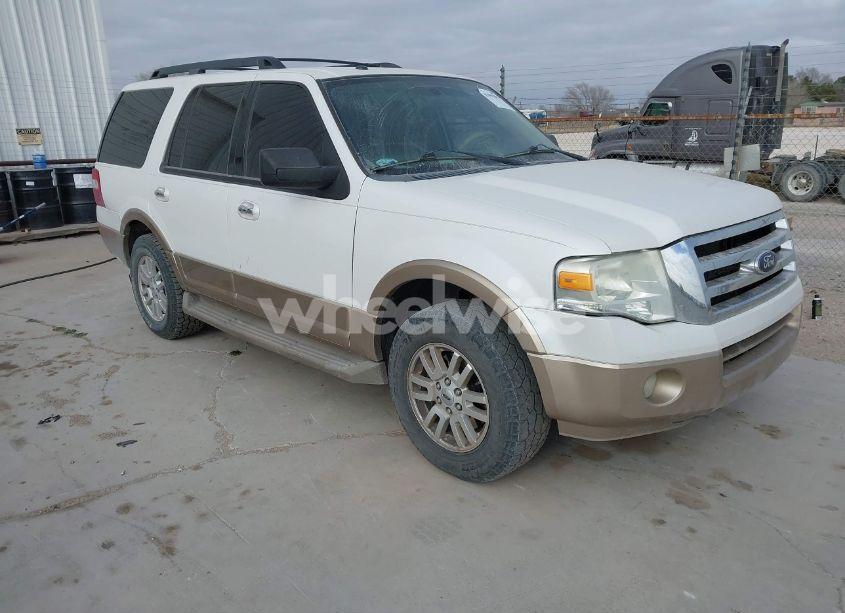 2014 Ford Expedition XLT (VIN 1FMJU1H58EEF22492) main photo