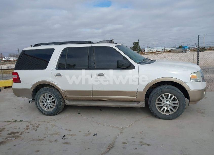 Photo 13 of 2014 Ford Expedition XLT (VIN 1FMJU1H58EEF22492)