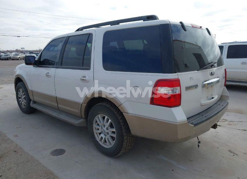 Photo 3 of 2014 Ford Expedition XLT (VIN 1FMJU1H58EEF22492)