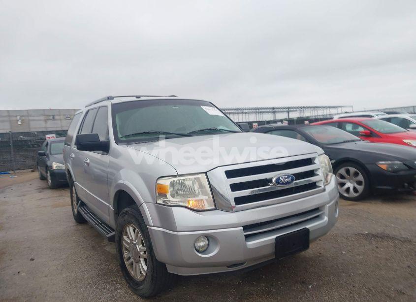 2014 Ford Expedition XLT (VIN 1FMJU1H58EEF65794) main photo